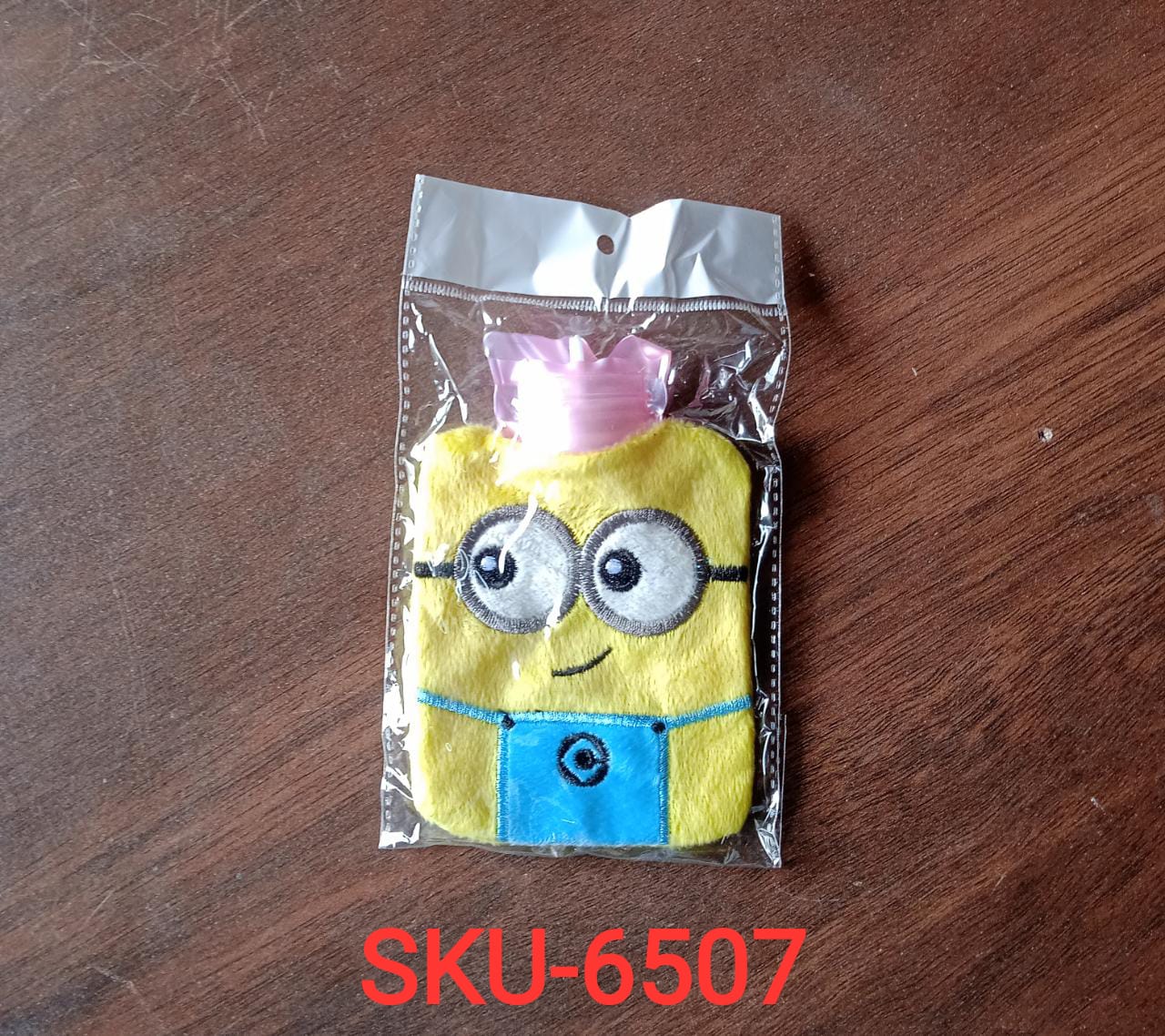 Minions small hot water bag for shoulder pain relief and warmth Minions small hot water bag for shoulder pain relief and warmth